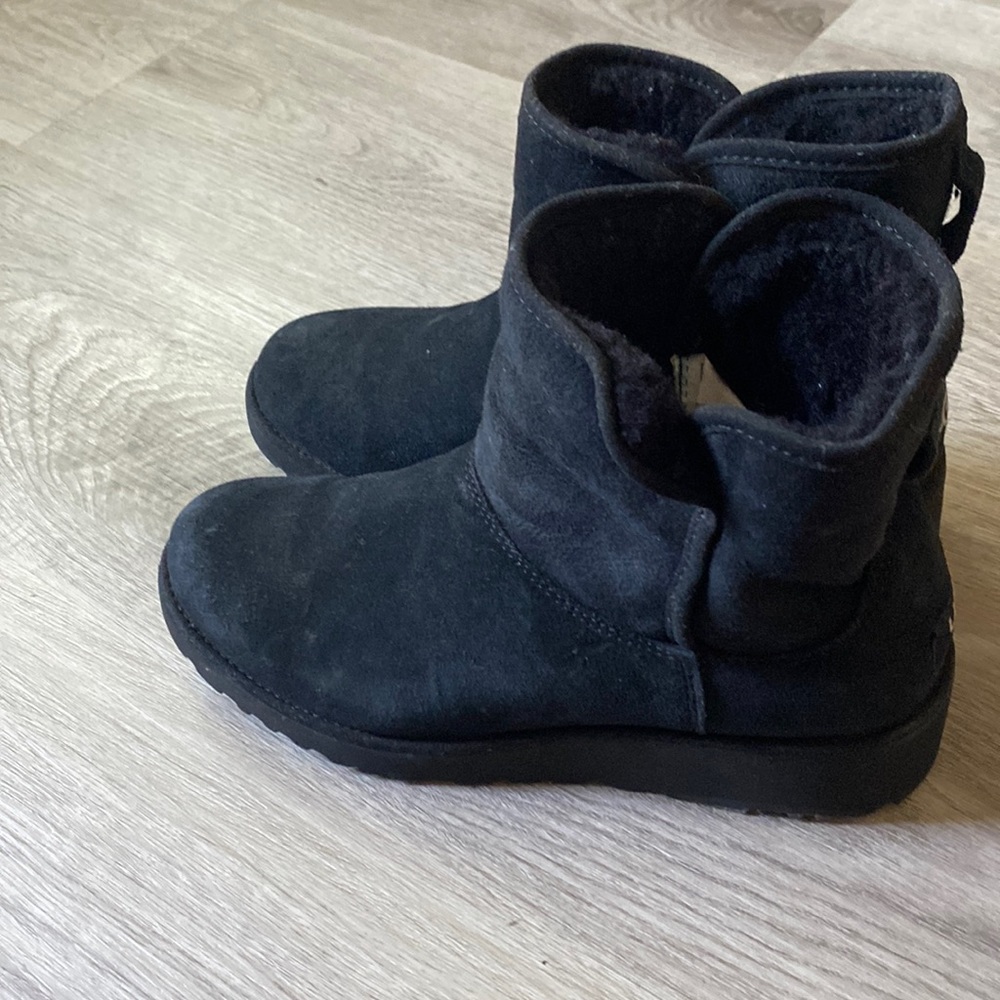 Uggs wedge bootie